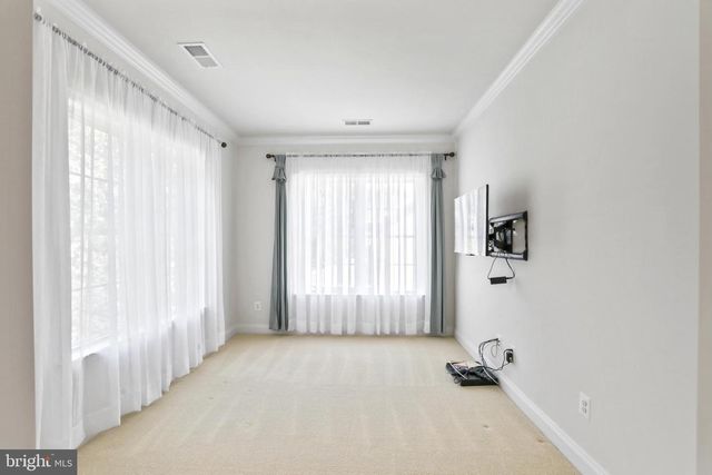 5836 WATERLOO BRIDGE CIR, Haymarket, VA 20169