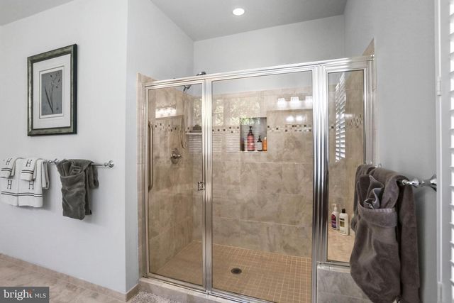 5836 WATERLOO BRIDGE CIR, Haymarket, VA 20169