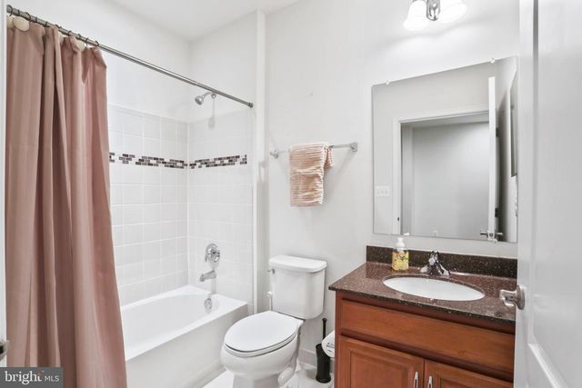 5836 WATERLOO BRIDGE CIR, Haymarket, VA 20169