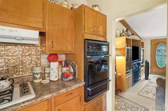5009 Staten Drive, Godfrey, IL 62035