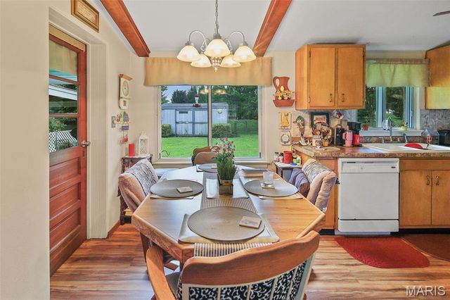 5009 Staten Drive, Godfrey, IL 62035