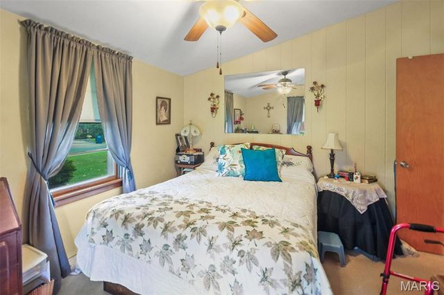 5009 Staten Drive, Godfrey, IL 62035