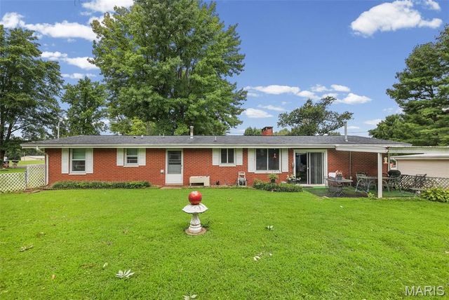 5009 Staten Drive, Godfrey, IL 62035