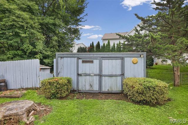 5009 Staten Drive, Godfrey, IL 62035