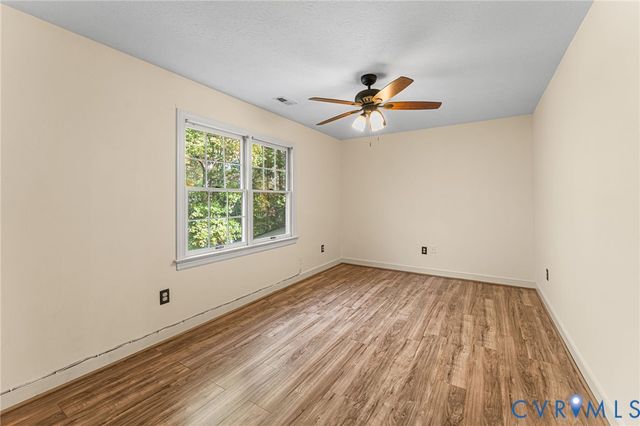 9290 Greywood Dr, Mechanicsville, VA 23116