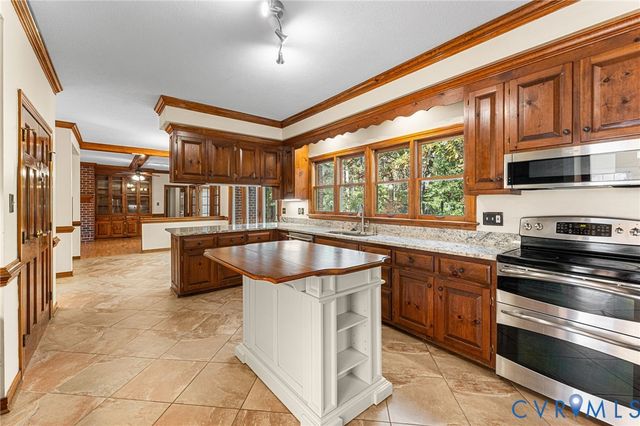 9290 Greywood Dr, Mechanicsville, VA 23116