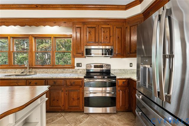 9290 Greywood Dr, Mechanicsville, VA 23116