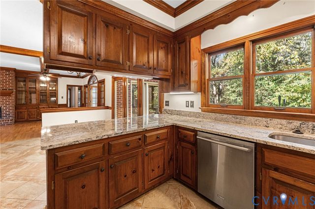 9290 Greywood Dr, Mechanicsville, VA 23116