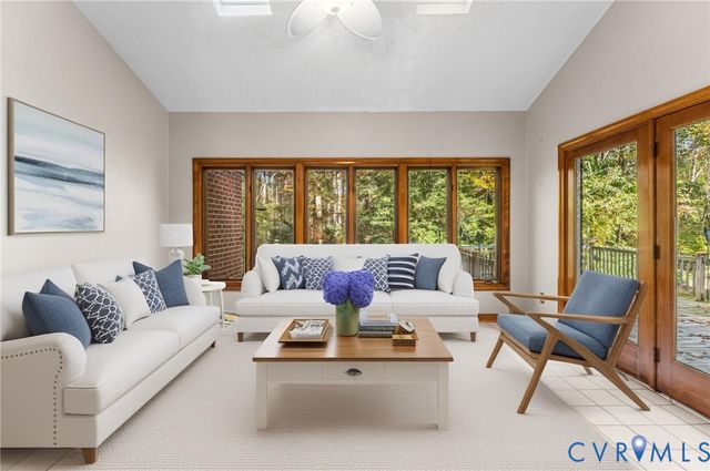 9290 Greywood Dr, Mechanicsville, VA 23116