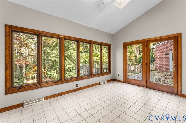 9290 Greywood Dr, Mechanicsville, VA 23116