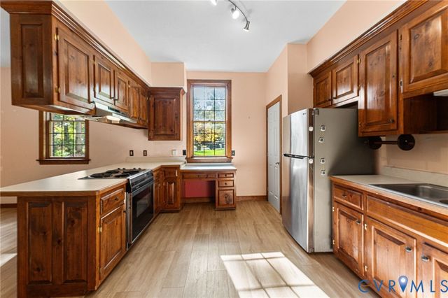 9290 Greywood Dr, Mechanicsville, VA 23116