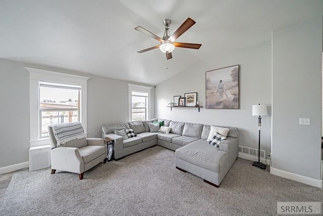 5215 Ryanne Way, Iona, ID 83427