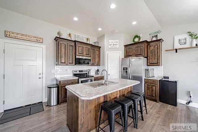 5215 Ryanne Way, Iona, ID 83427