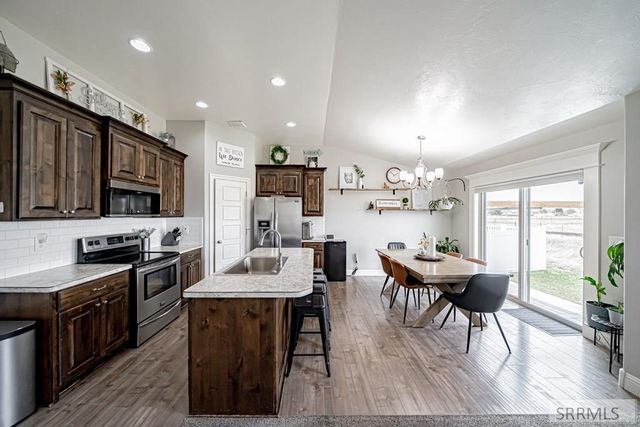 5215 Ryanne Way, Iona, ID 83427