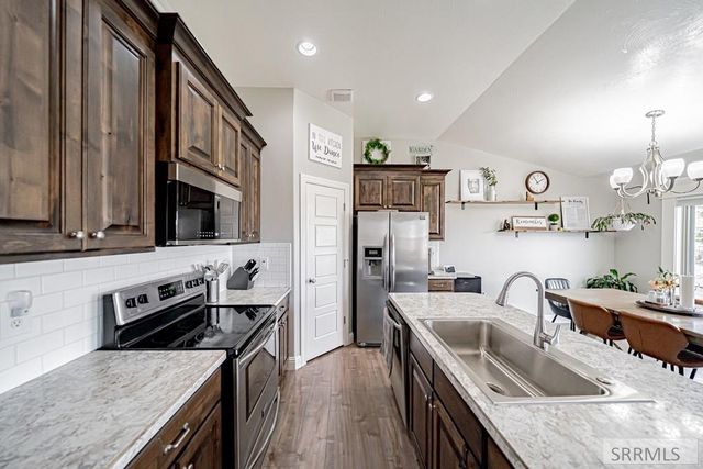 5215 Ryanne Way, Iona, ID 83427