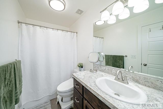 5215 Ryanne Way, Iona, ID 83427