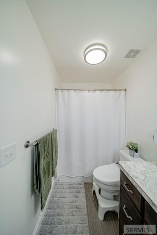 5215 Ryanne Way, Iona, ID 83427