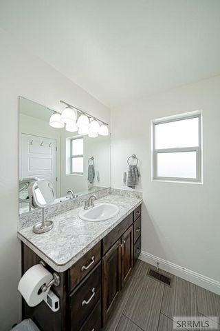 5215 Ryanne Way, Iona, ID 83427