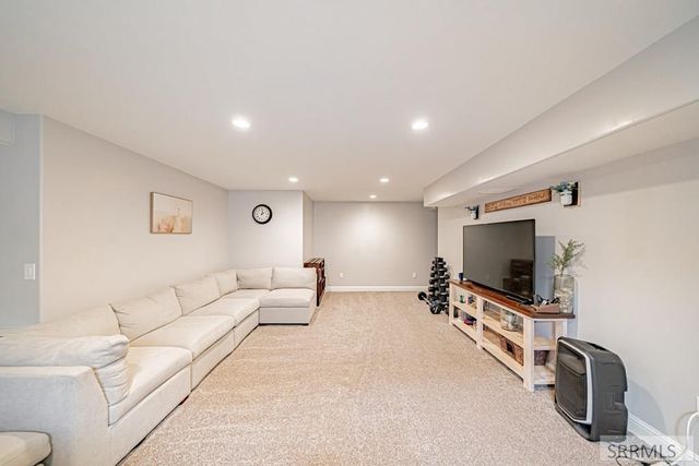 5215 Ryanne Way, Iona, ID 83427