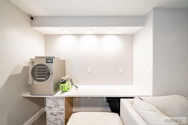 5215 Ryanne Way, Iona, ID 83427