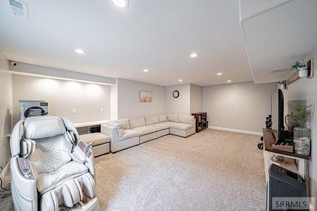 5215 Ryanne Way, Iona, ID 83427