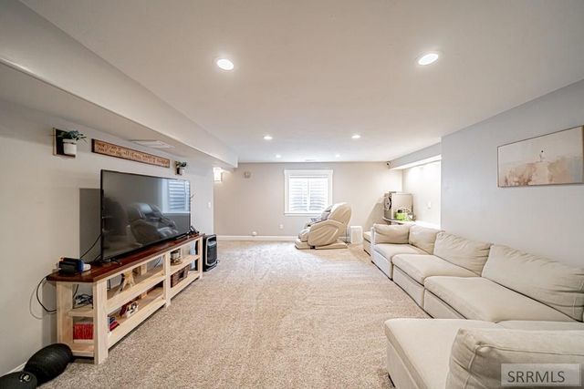 5215 Ryanne Way, Iona, ID 83427