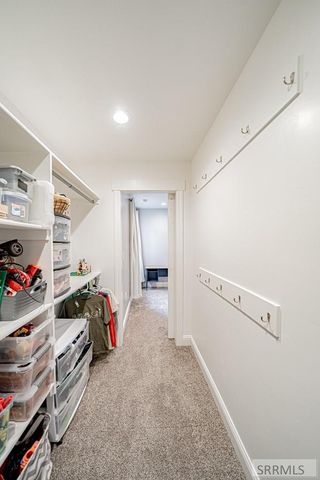 5215 Ryanne Way, Iona, ID 83427