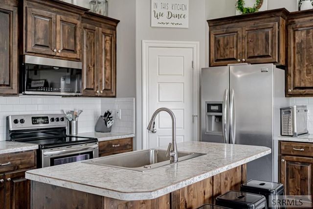 5215 Ryanne Way, Iona, ID 83427