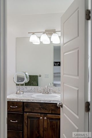 5215 Ryanne Way, Iona, ID 83427