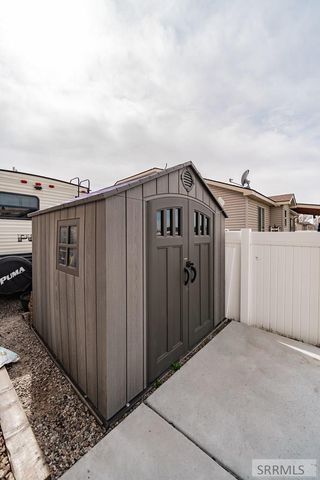 5215 Ryanne Way, Iona, ID 83427