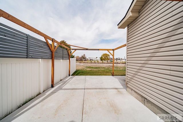 5215 Ryanne Way, Iona, ID 83427