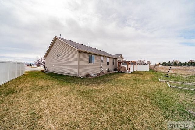 5215 Ryanne Way, Iona, ID 83427
