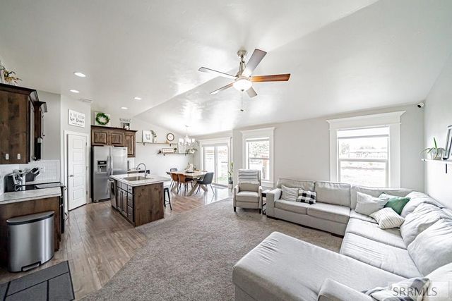 5215 Ryanne Way, Iona, ID 83427