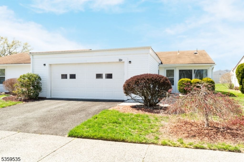 36 Haddon Rd, Monroe Twp., NJ 08831