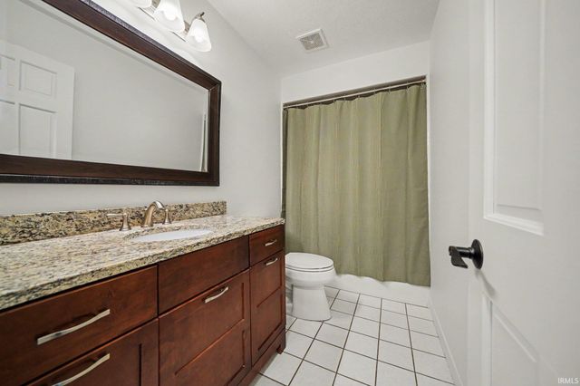 51754 S Saddle Ridge Lane, Granger, IN 46530