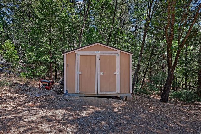 6295 Dolly Varden Ln, Pollock Pines, CA 95726