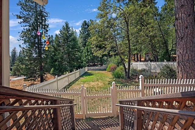 6295 Dolly Varden Ln, Pollock Pines, CA 95726