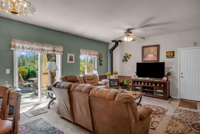 6295 Dolly Varden Ln, Pollock Pines, CA 95726