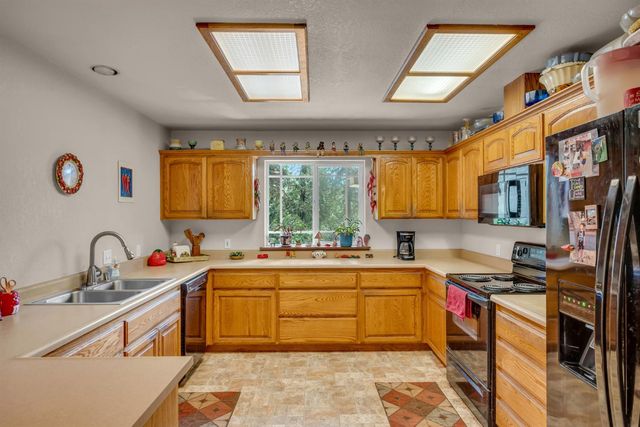 6295 Dolly Varden Ln, Pollock Pines, CA 95726