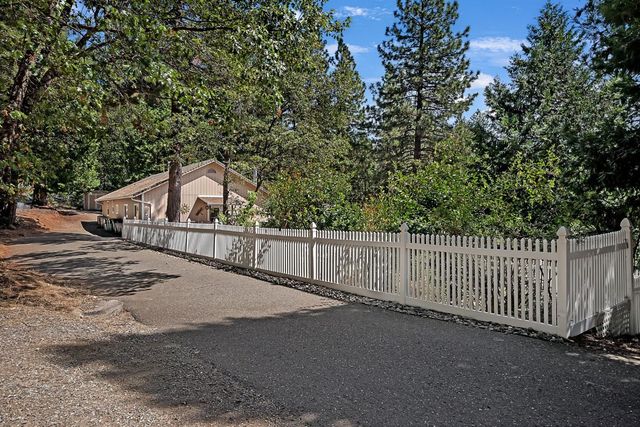6295 Dolly Varden Ln, Pollock Pines, CA 95726