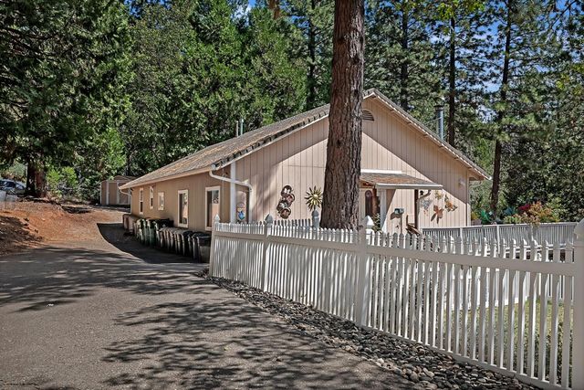 6295 Dolly Varden Ln, Pollock Pines, CA 95726