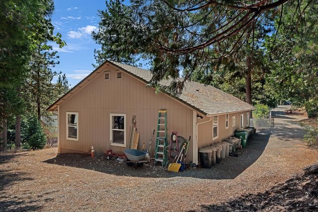 6295 Dolly Varden Ln, Pollock Pines, CA 95726