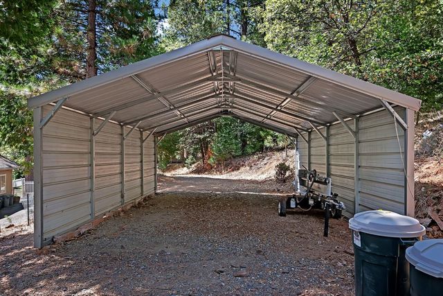 6295 Dolly Varden Ln, Pollock Pines, CA 95726