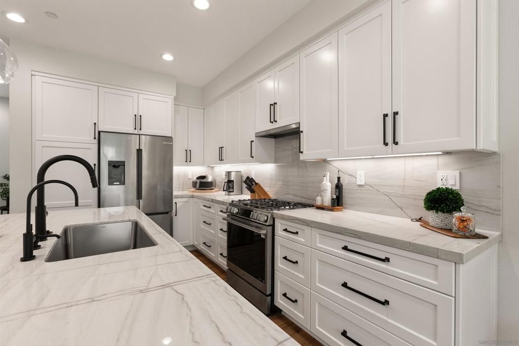 6050 Colt Place 103, Carlsbad, CA 92009 — photo 2