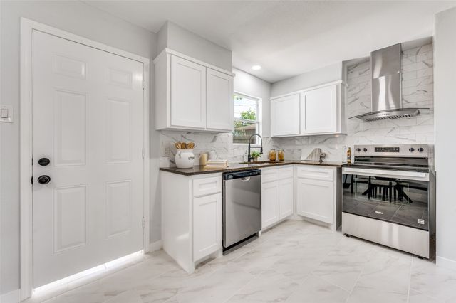 2605 Greenhurst Drive, Farmers Branch, TX 75234