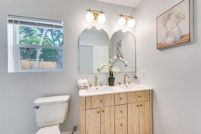 2605 Greenhurst Drive, Farmers Branch, TX 75234