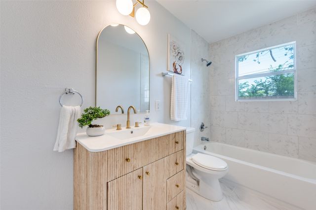 2605 Greenhurst Drive, Farmers Branch, TX 75234