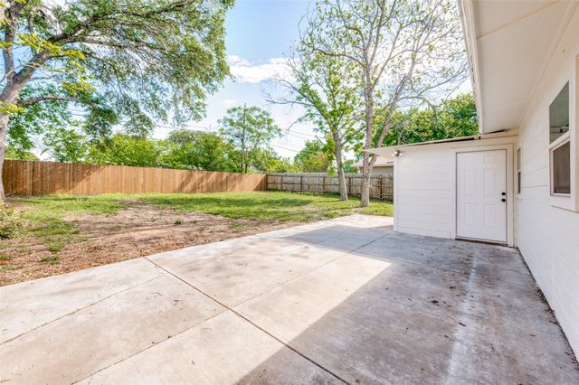 2605 Greenhurst Drive, Farmers Branch, TX 75234
