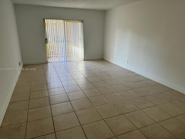 18101 NW 68th Ave B106, Hialeah, FL 33015