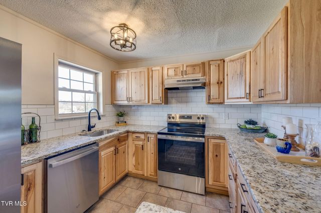 895 Choctaw Drive, Chuckey, TN 37641